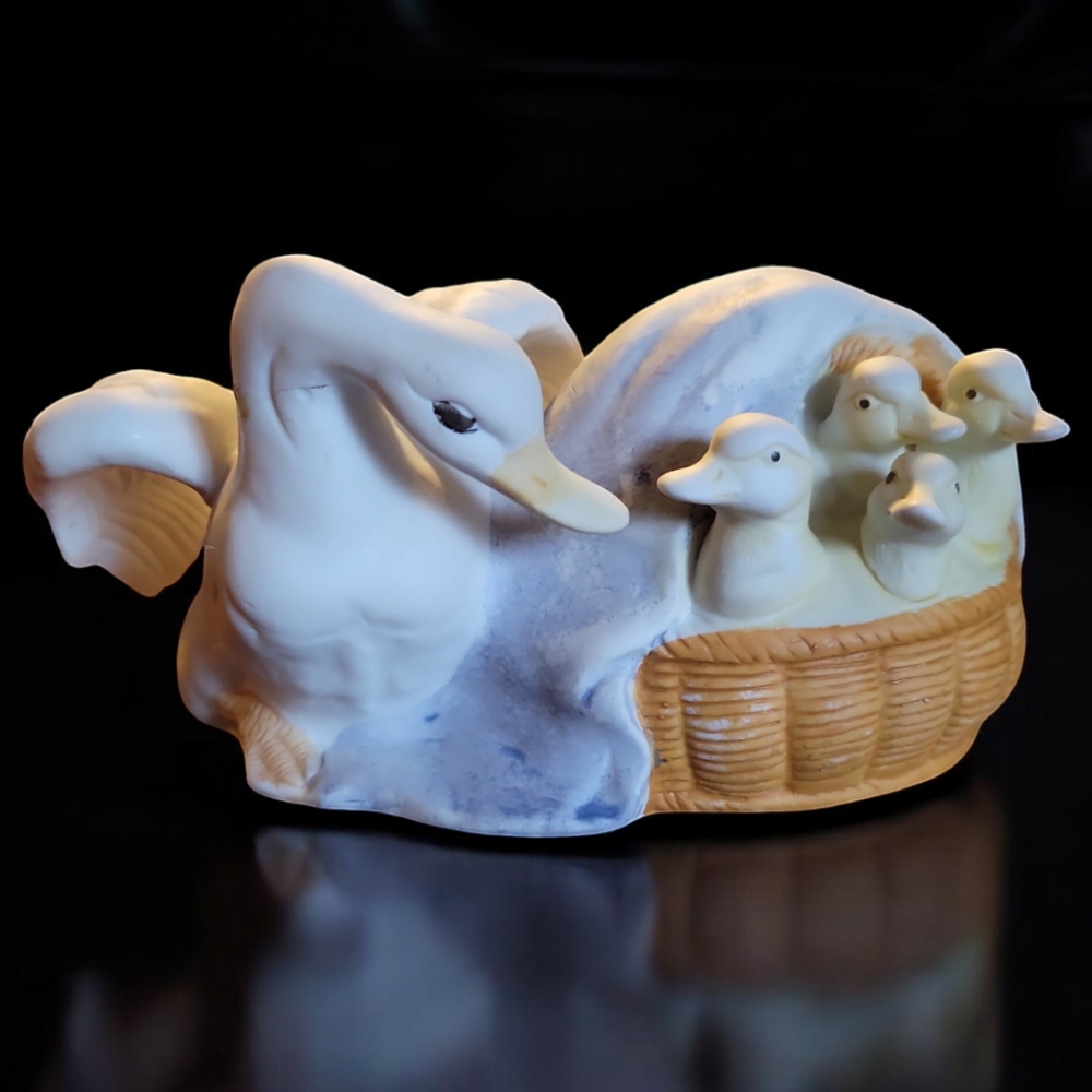 Vtg Mother Duck Goose Swan 4 Babies Basket Porcelain Bisque Pastel